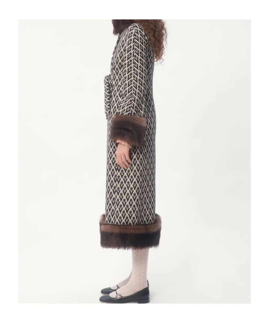 Full V Jacquard Coat