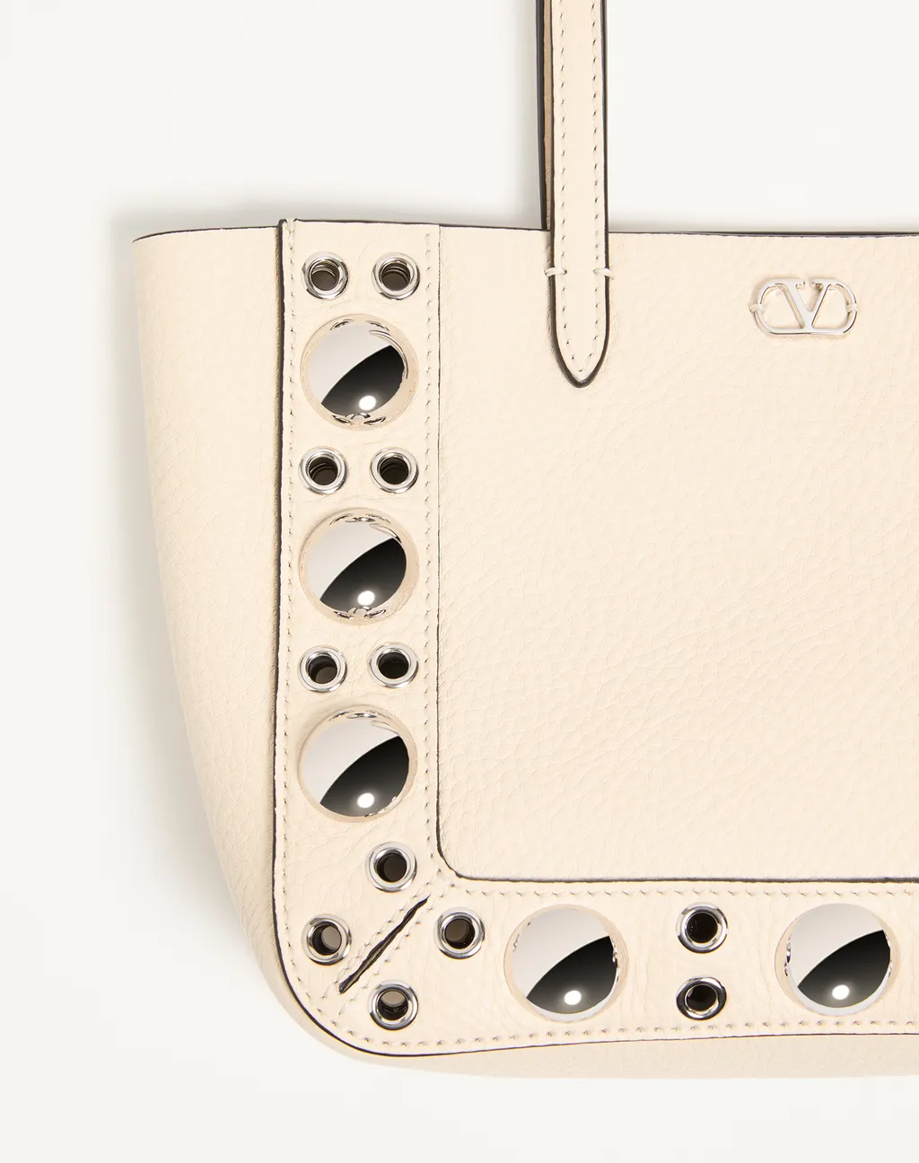 Valentino	Vlogo Plaque Eyelet Detailed Shoulder Bag