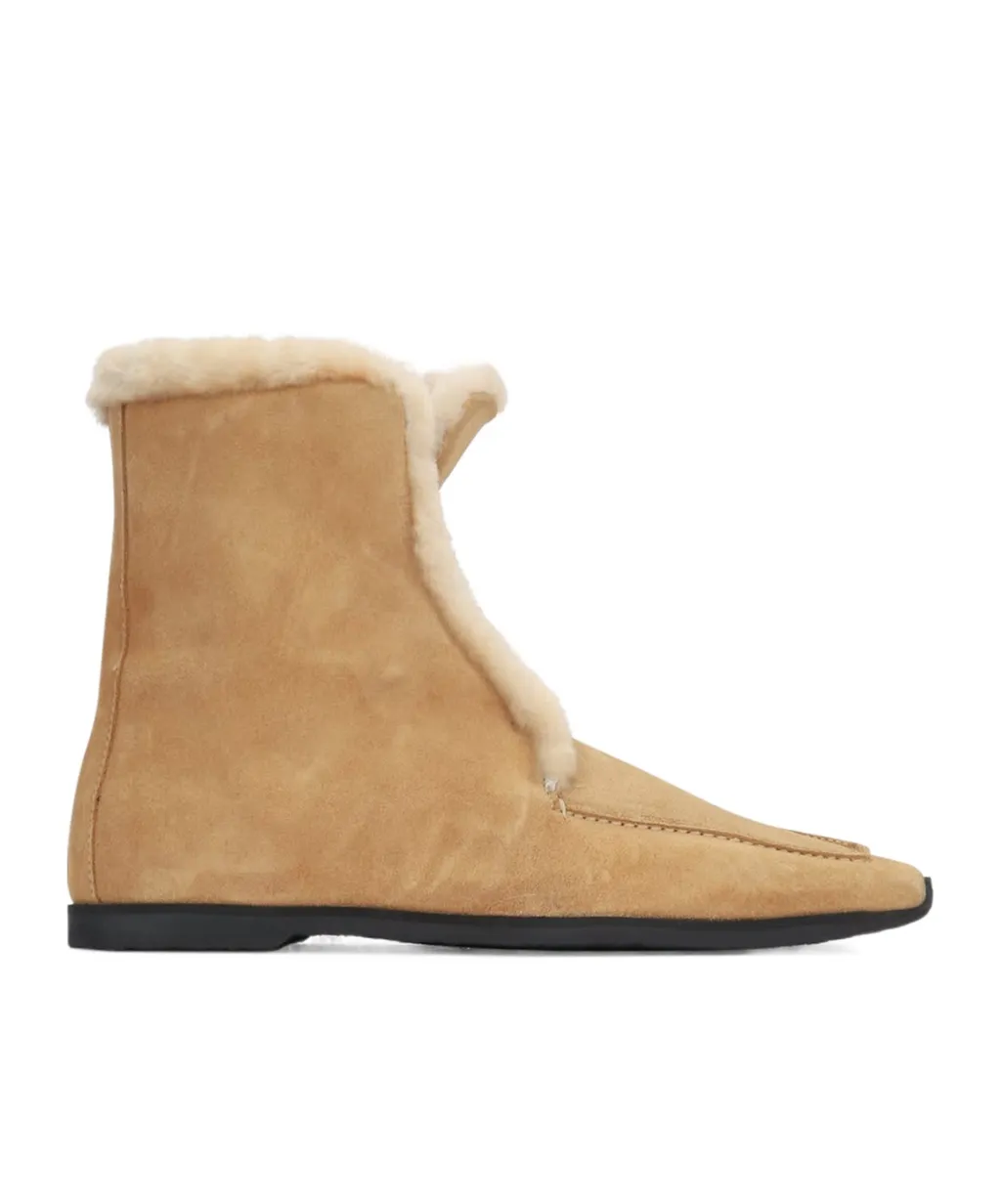 TotÊMe Shearling-Edge Square Toe Boots