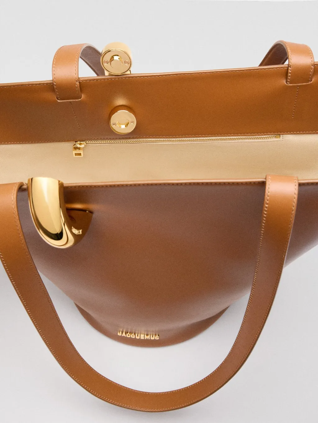 Jacquemus The Medium Bambola Medium Asymmetric Bucket Bag