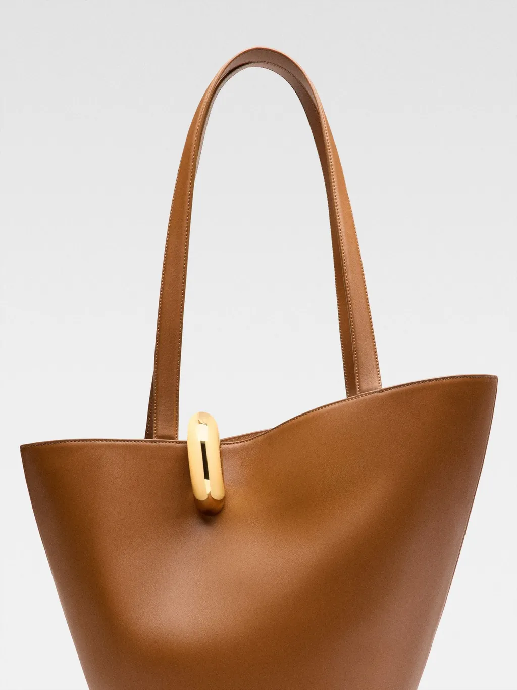 Jacquemus The Medium Bambola Medium Asymmetric Bucket Bag