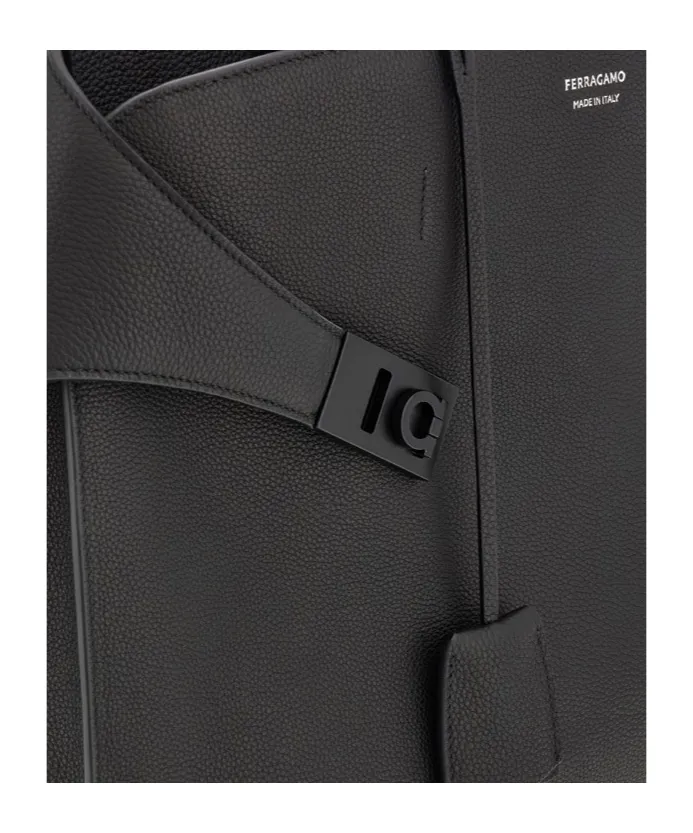 Hug Briefcase