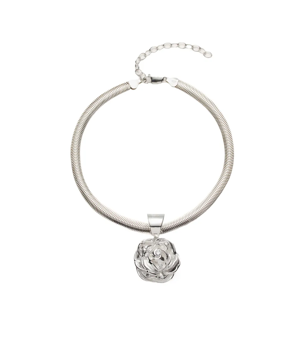 Rose-Pendant Necklace