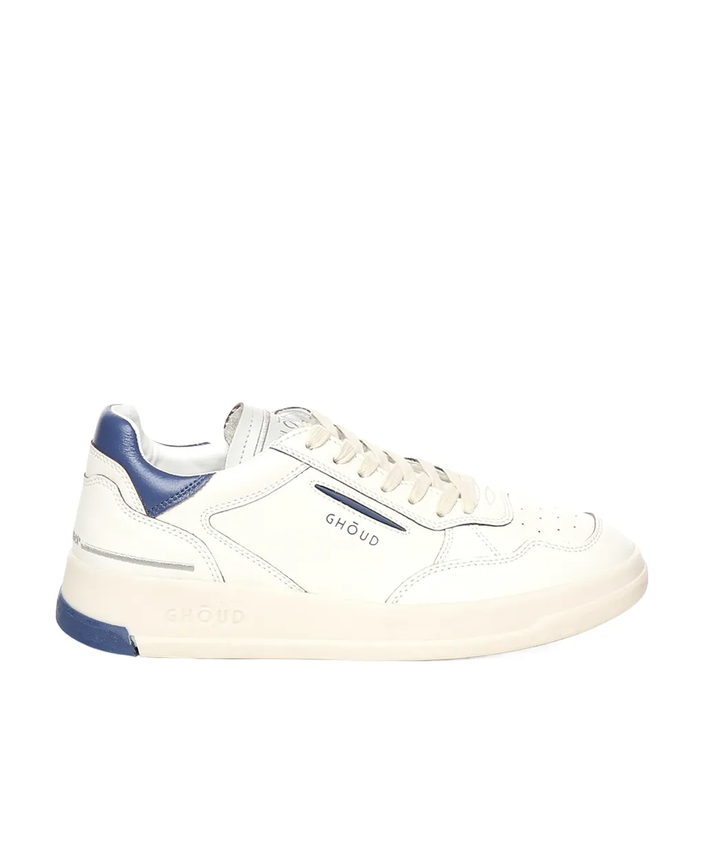 Tweener Sneakers