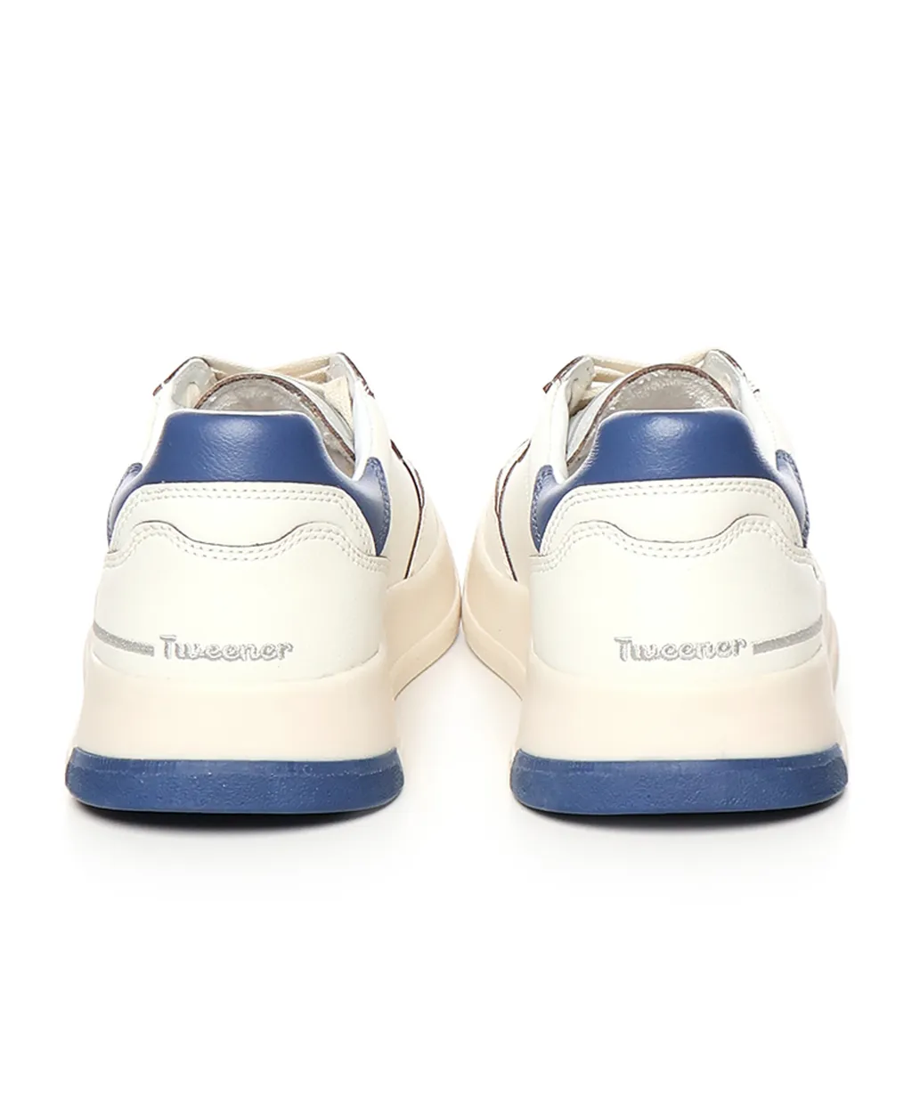 Tweener Sneakers