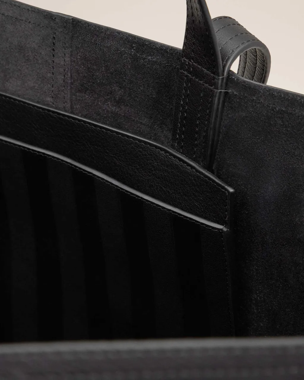 Ami Midi Maxi Tote Bag