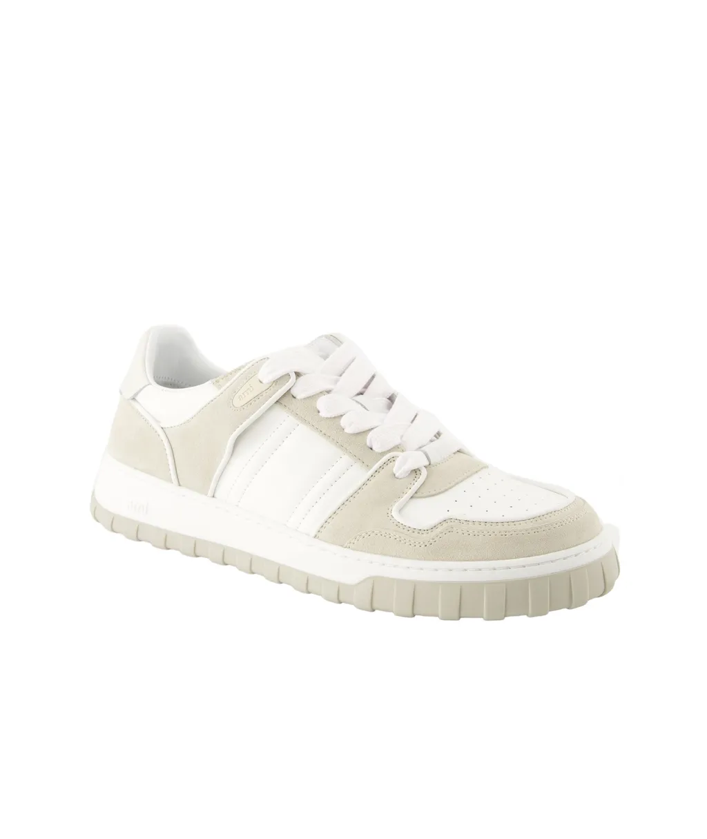 Ami Logo Embossed Low-Top Sneakers
