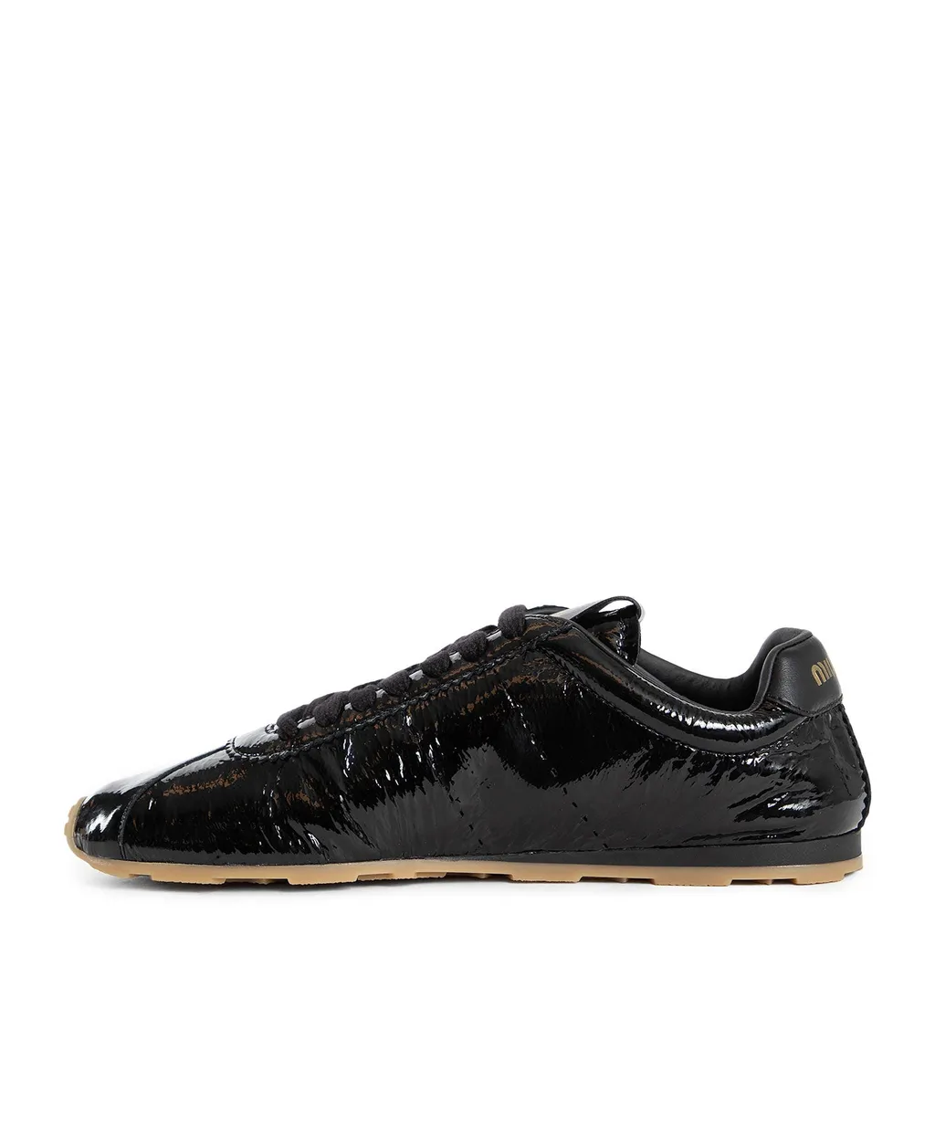 Round-Head Sneakers