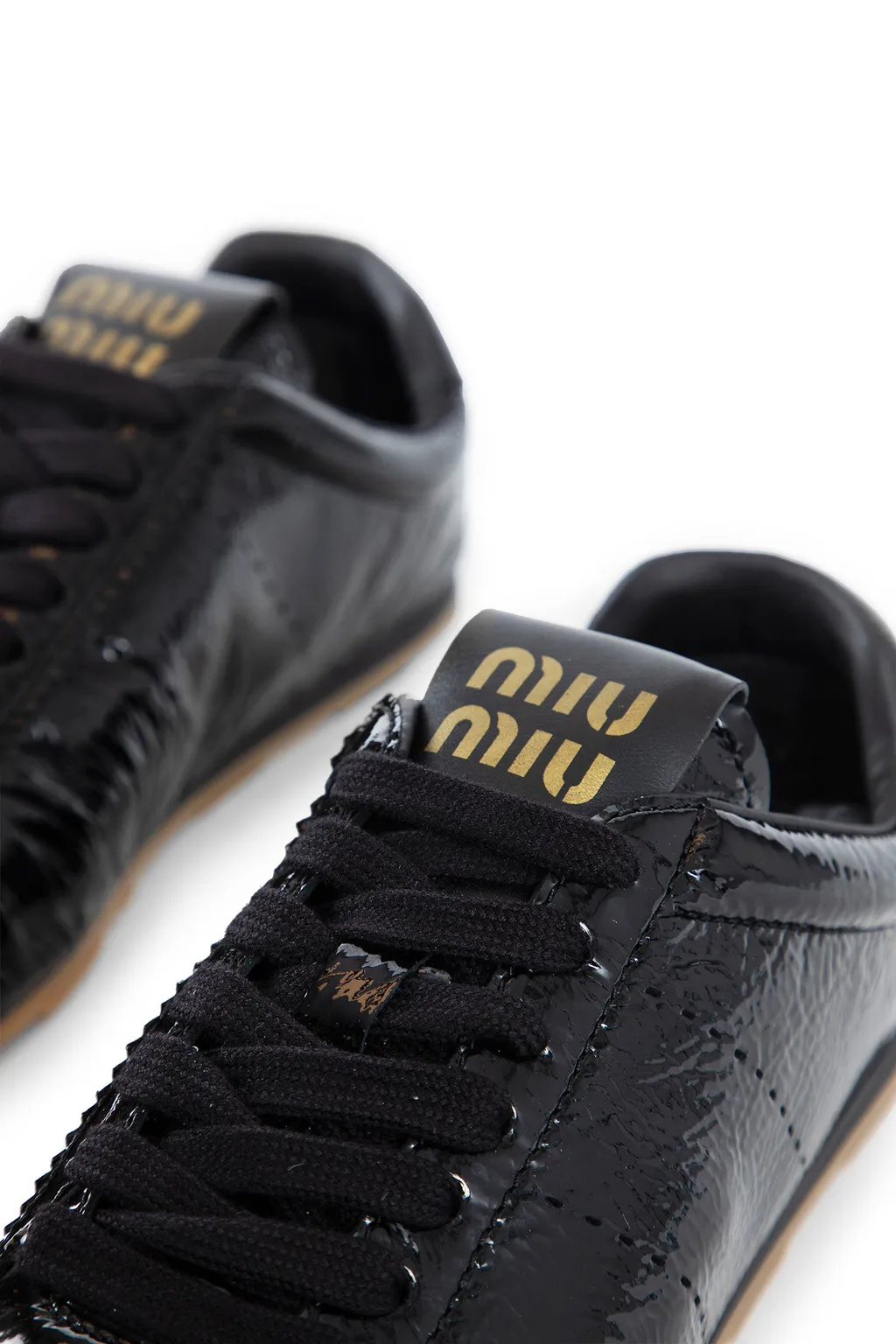 Round-Head Sneakers