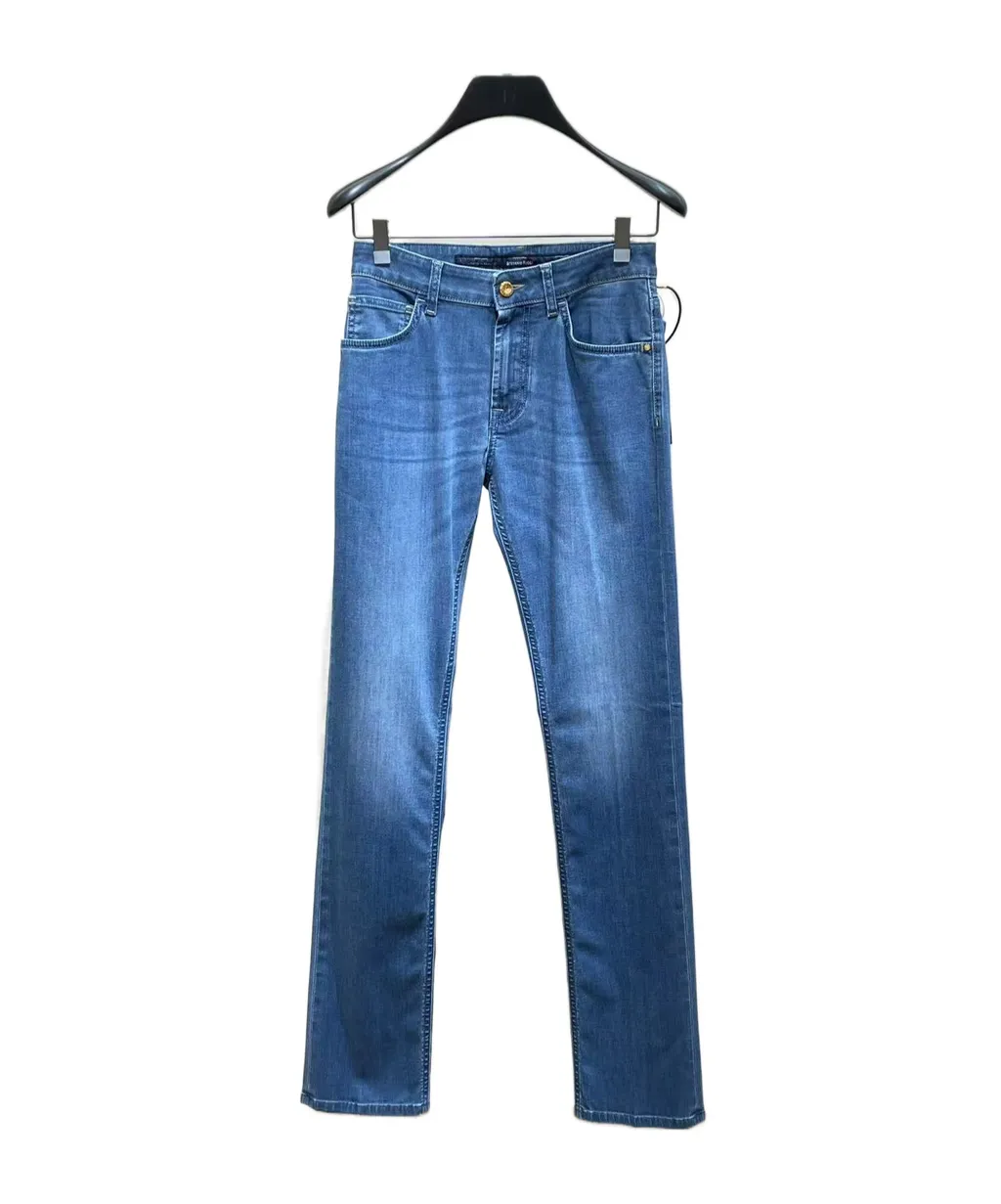 Belt-Loop Jeans