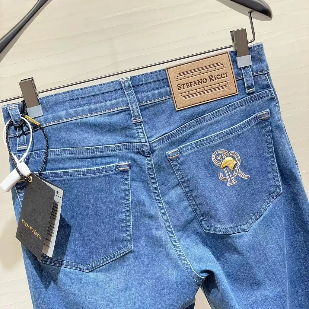 Belt-Loop Jeans