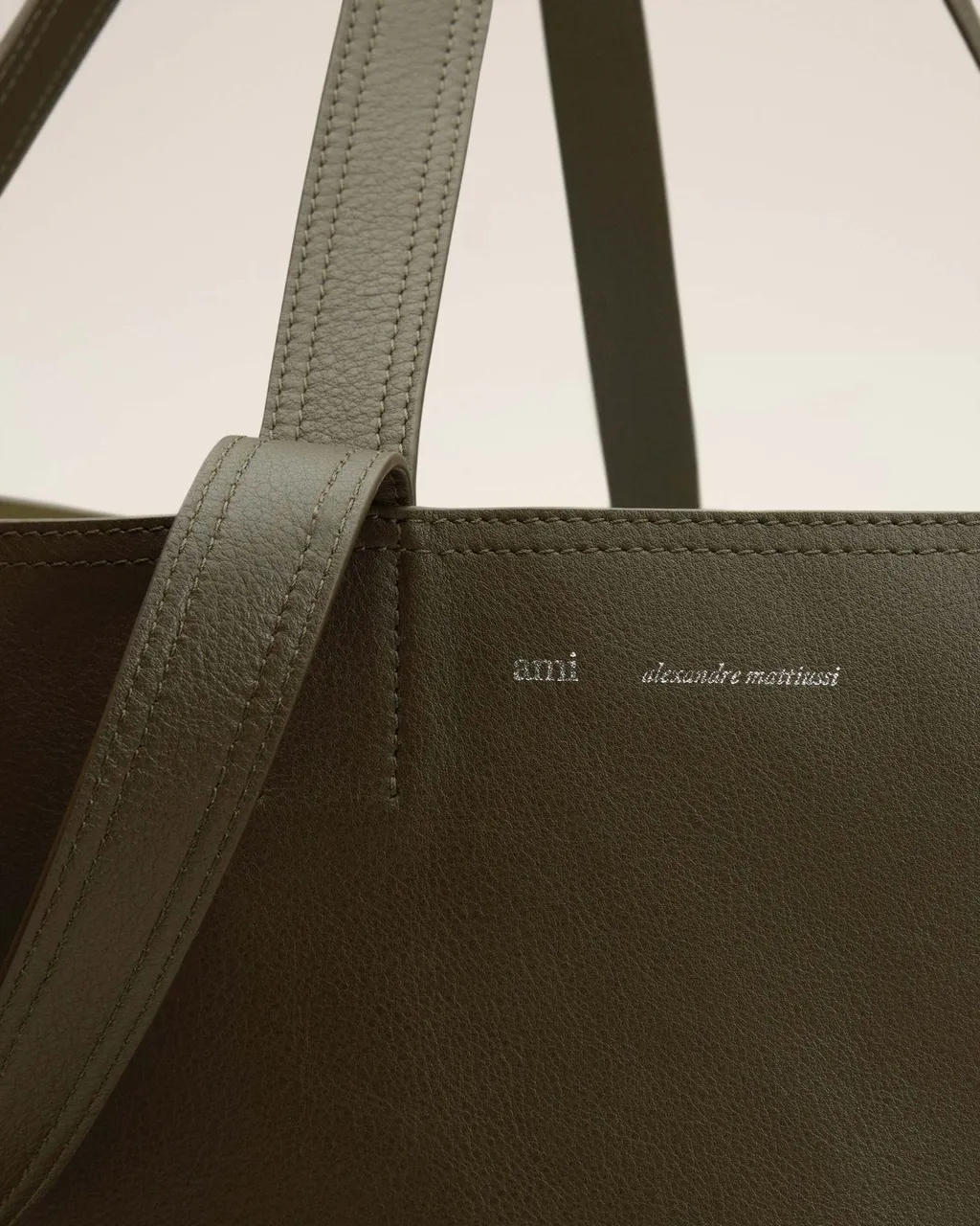 Ami Midi Maxi Tote Bag