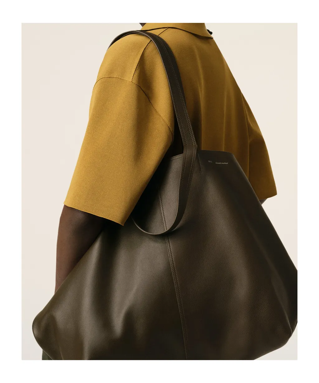 Ami Midi Maxi Tote Bag