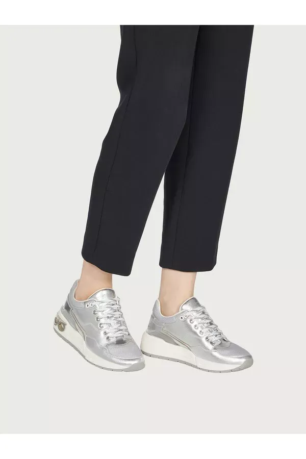 Logo Sneakers