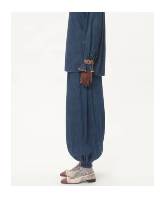 Valentino	Chambray Pleated Jeans