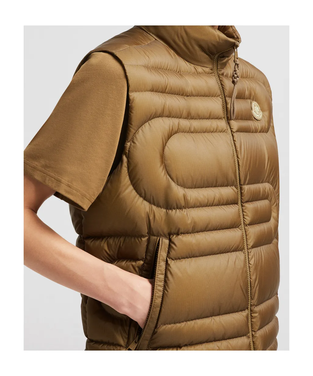 Emeishan Snake-Quilted Down Gilet