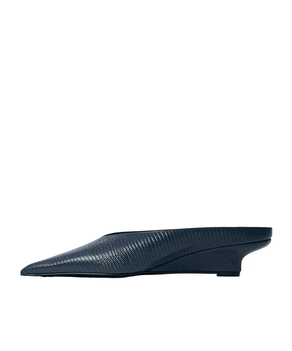 TotÊMe Sharp Embossed Mules