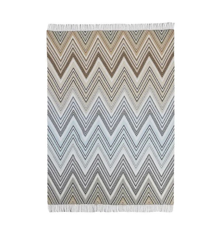 Zigzag-Design Blanket