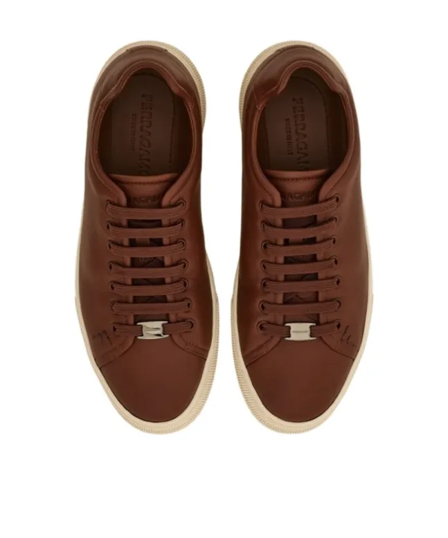 Low-Top Trainers