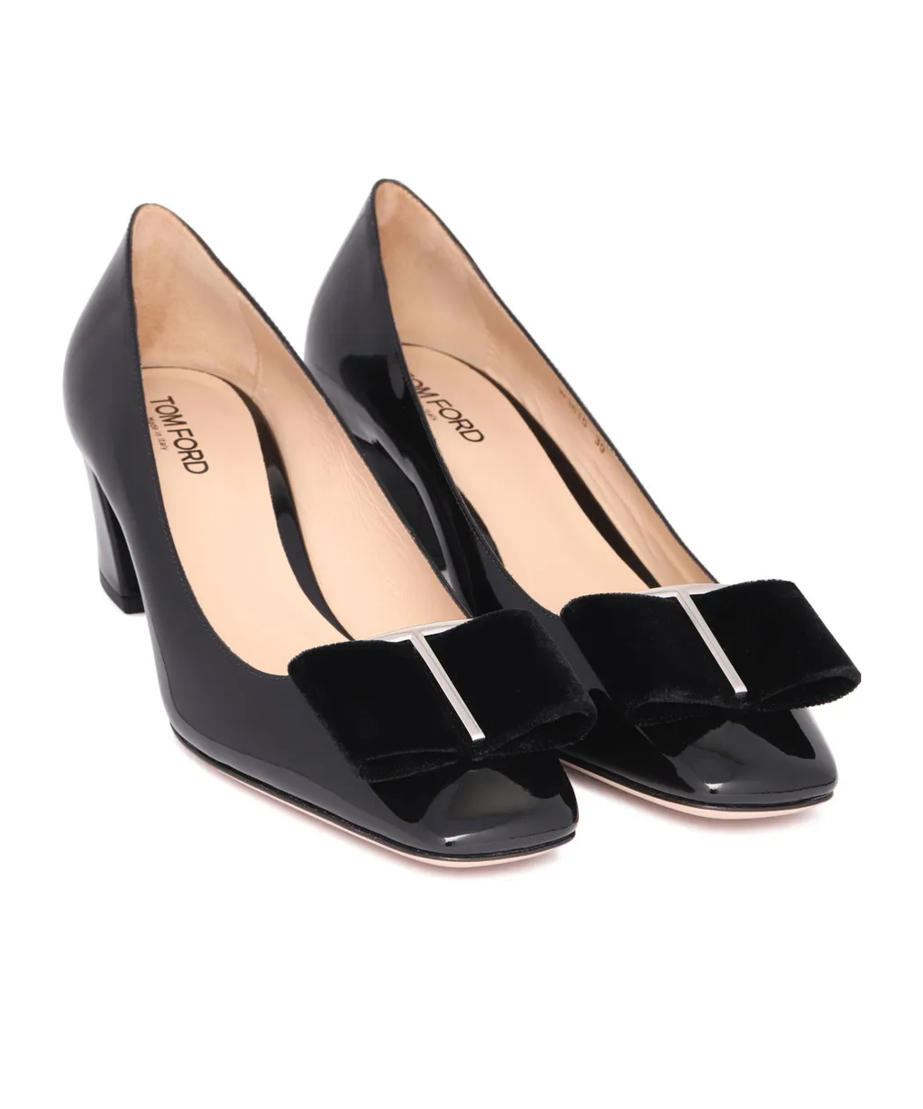 Tom Ford T-Plaque Bow Detailed Pumps
