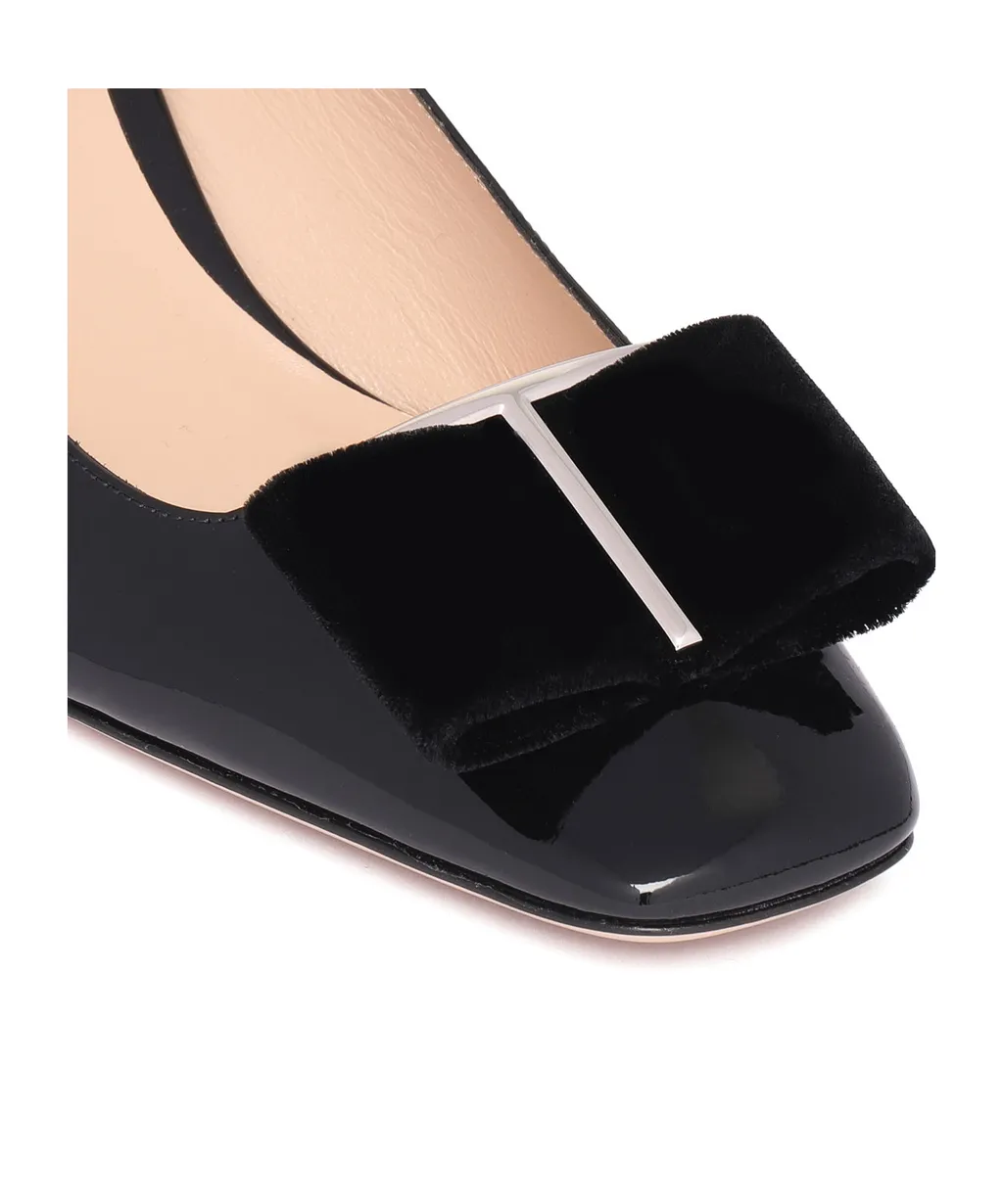 Tom Ford T-Plaque Bow Detailed Pumps