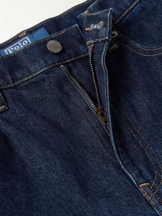 High-Waisted Jeans