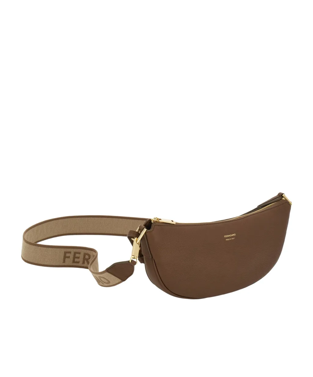 Semi-Moon Small Stray Bag