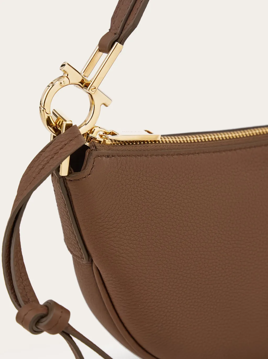 Semi-Moon Small Stray Bag