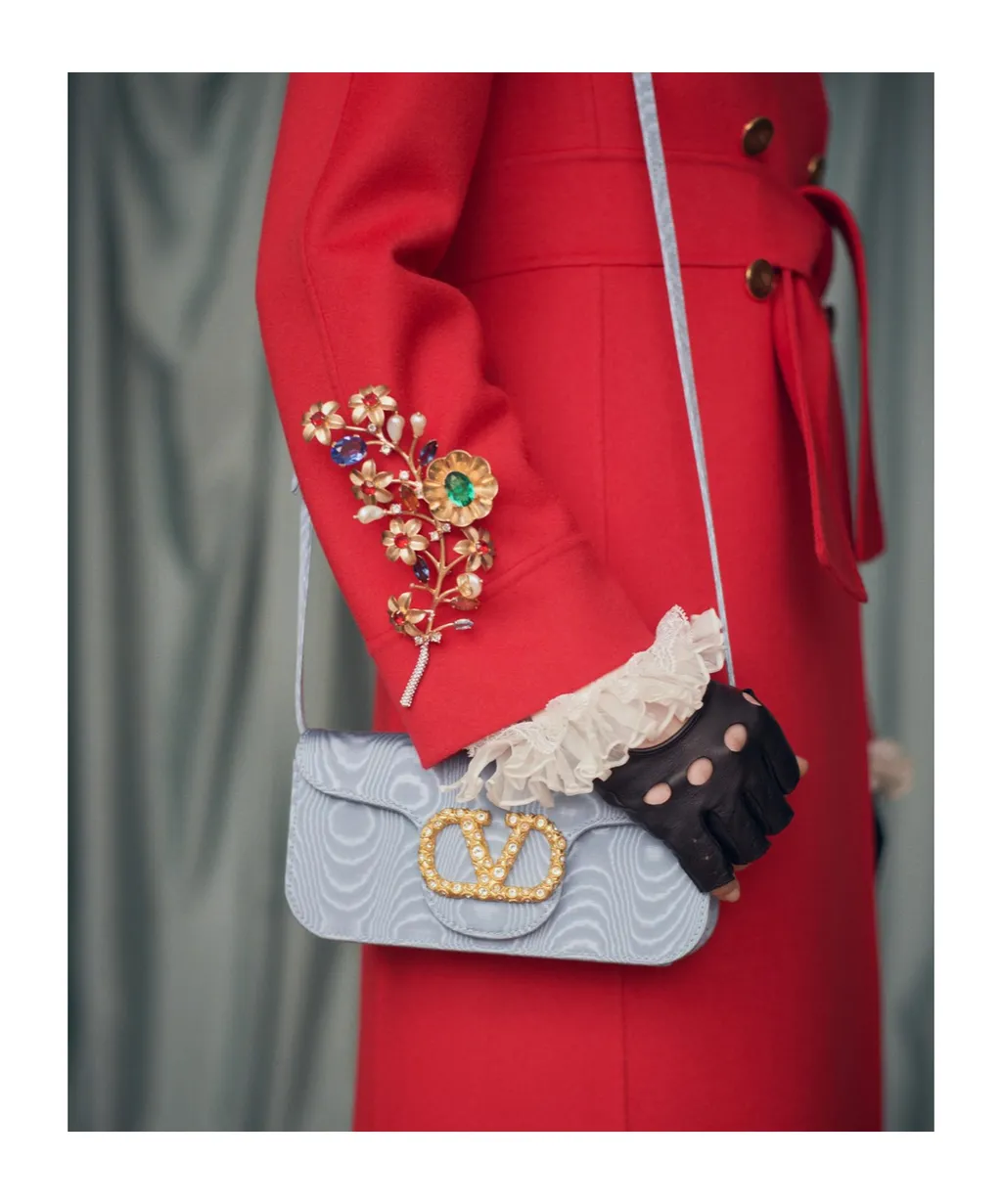 Valentino Locò Vlogo Signature Foldover Top Clutch Bag