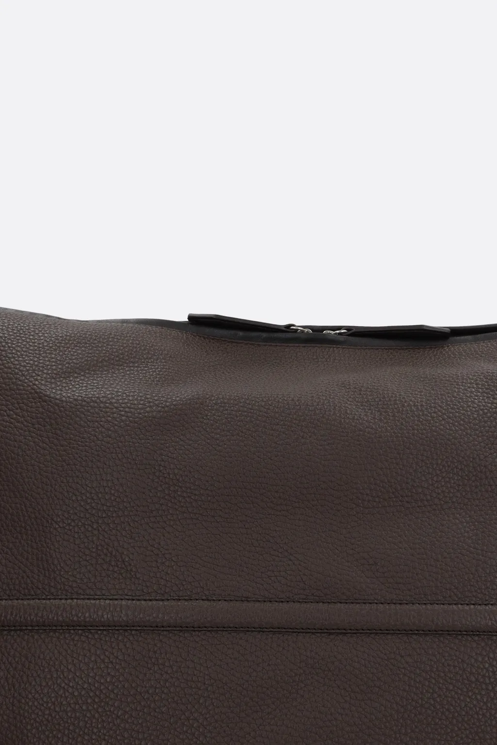 Holdall Shoulder Bag In Grainy Leather