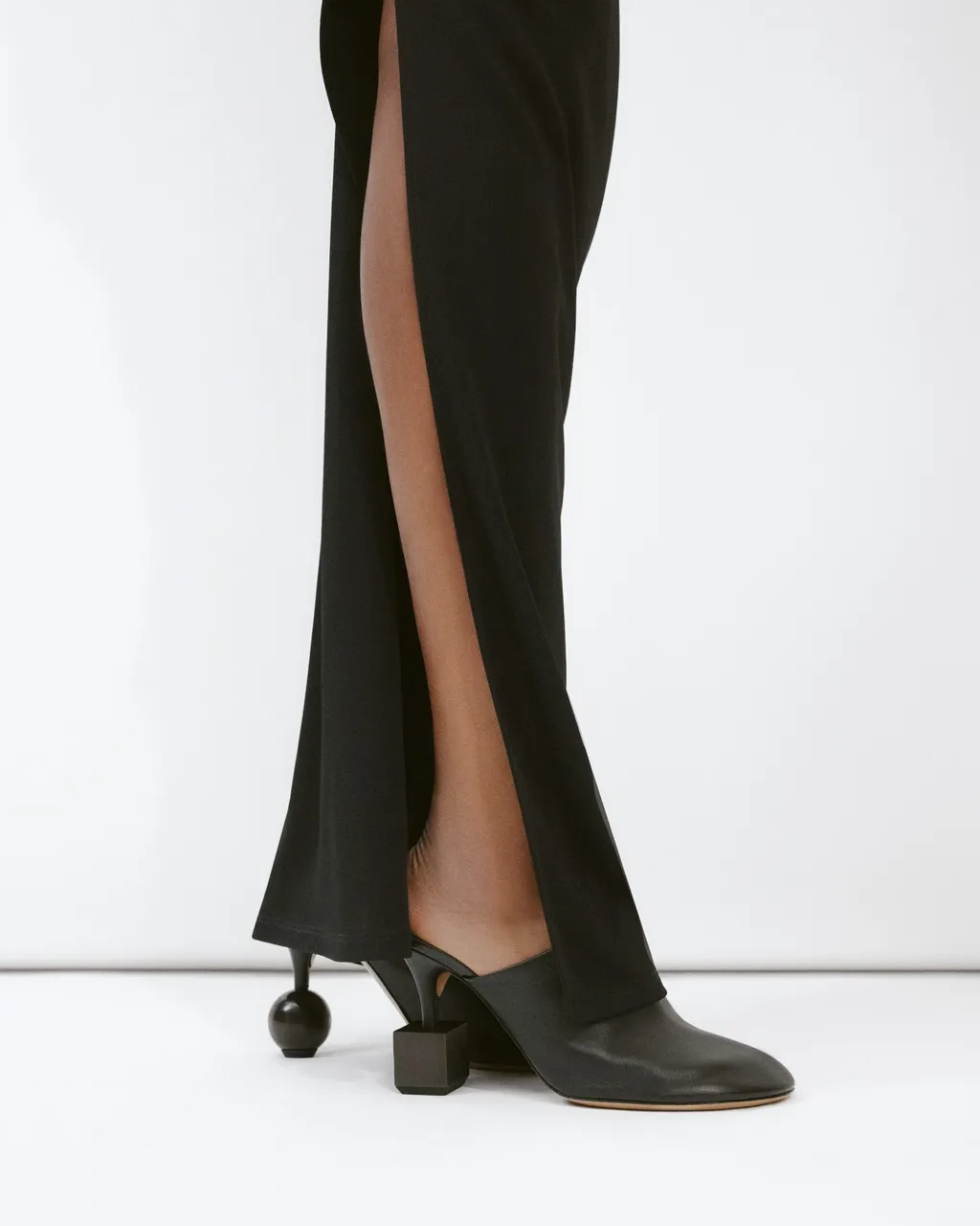 Jacquemus The Bisou Slip-On Mules