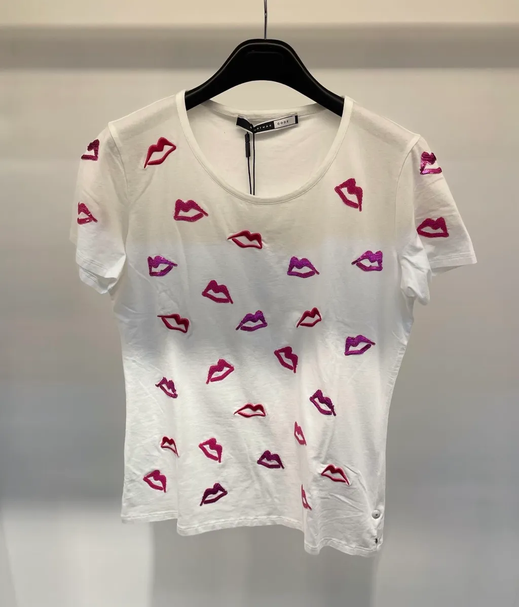 Short-Sleeved T-Shirt
