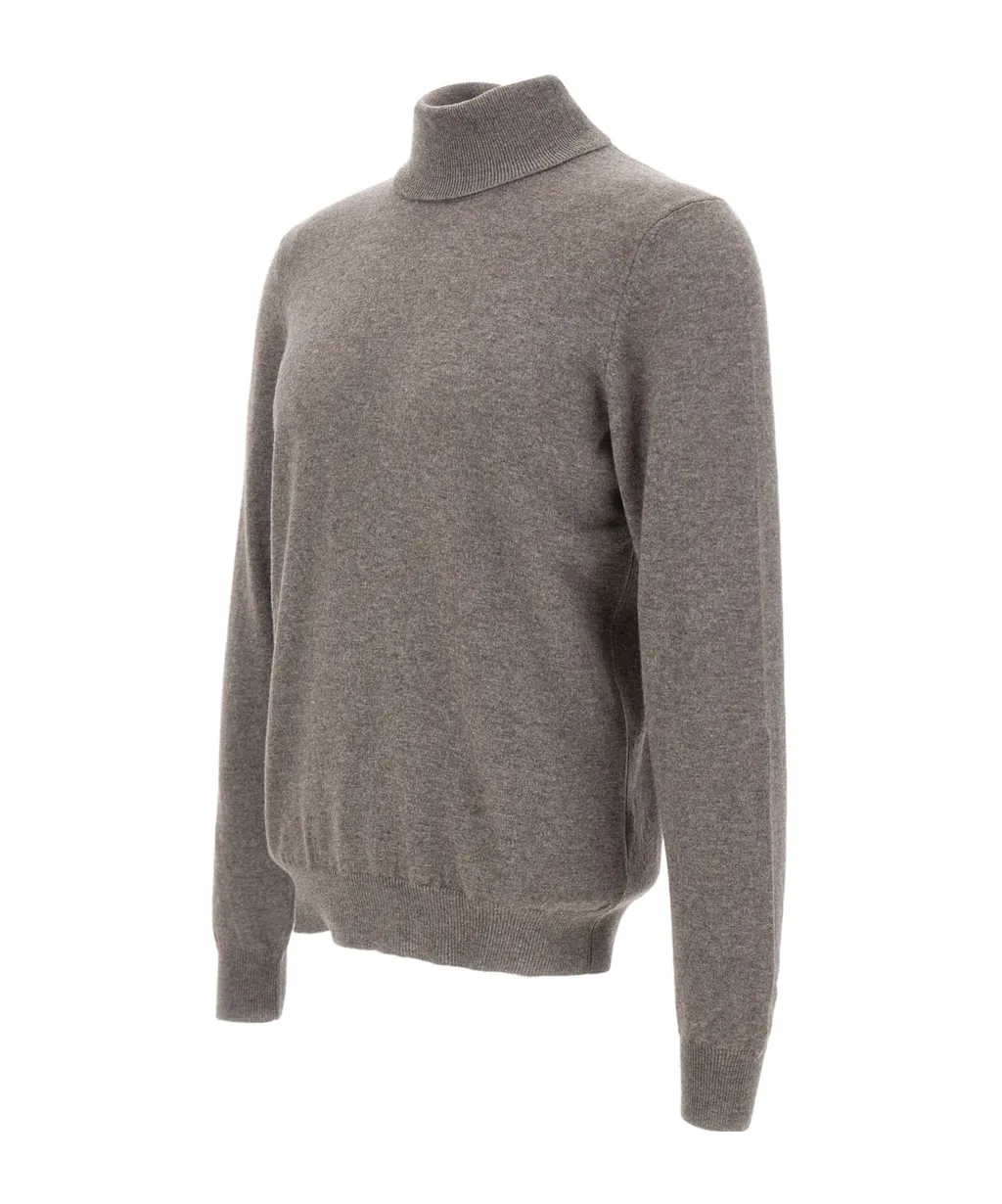 Long-Sleeved Pullover