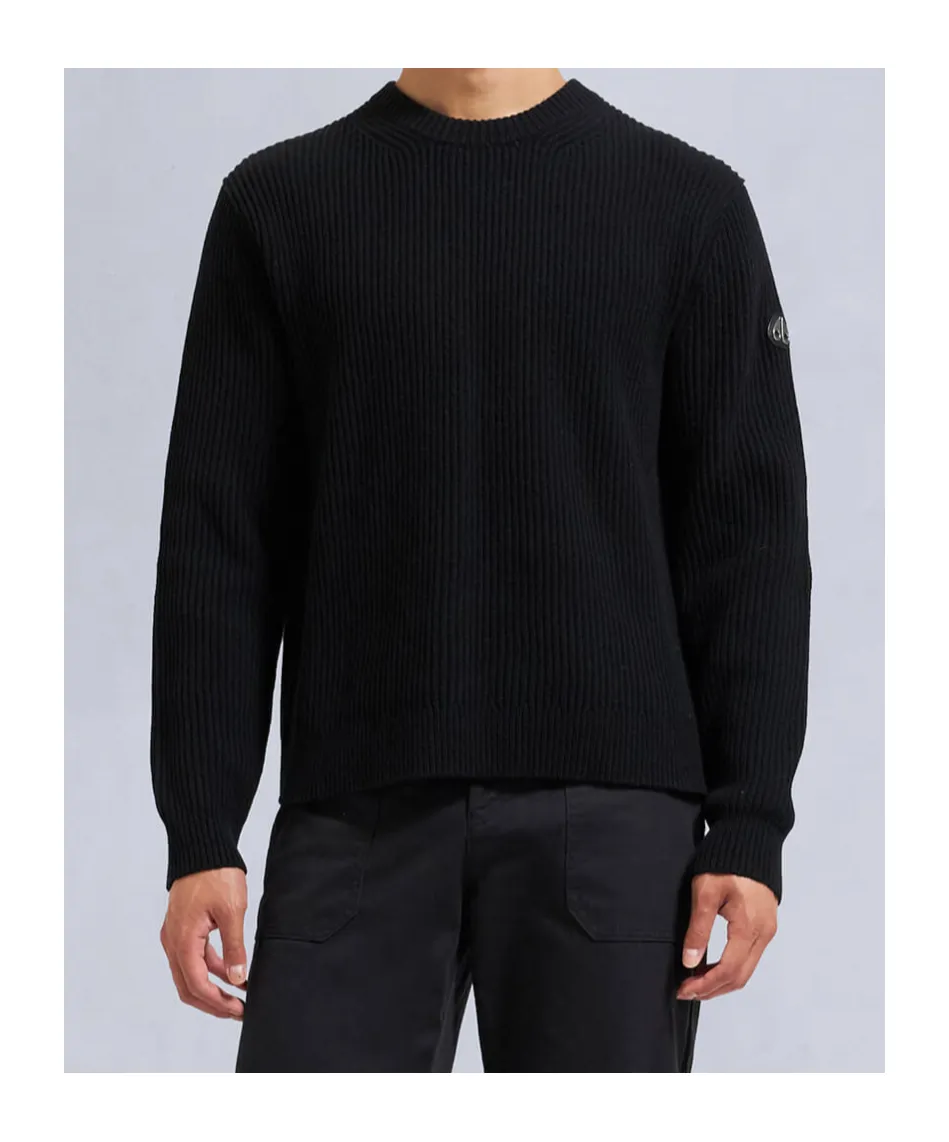 Long-Sleeved Round-Neck Sweater