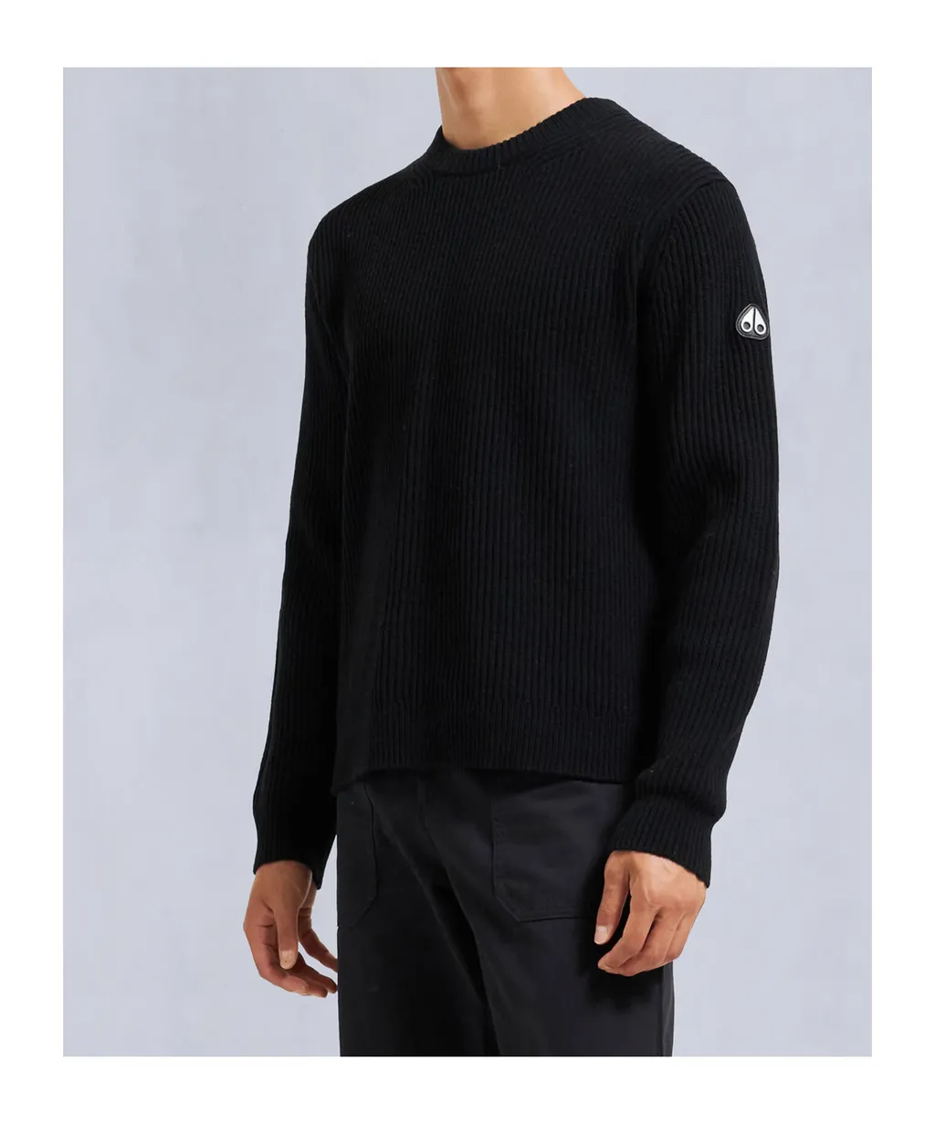 Long-Sleeved Round-Neck Sweater