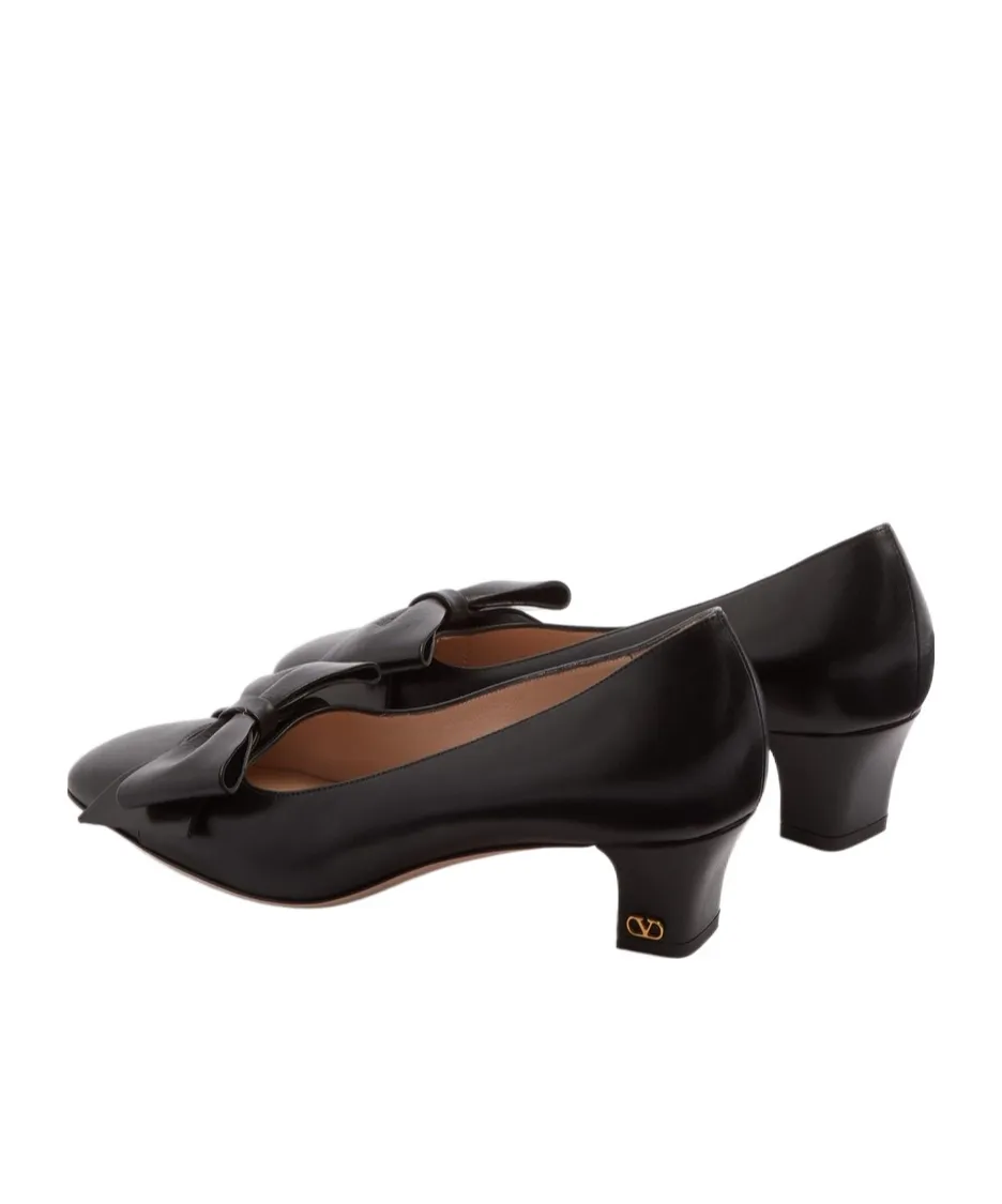 Valentino Bowow Logo Plaque Pumps