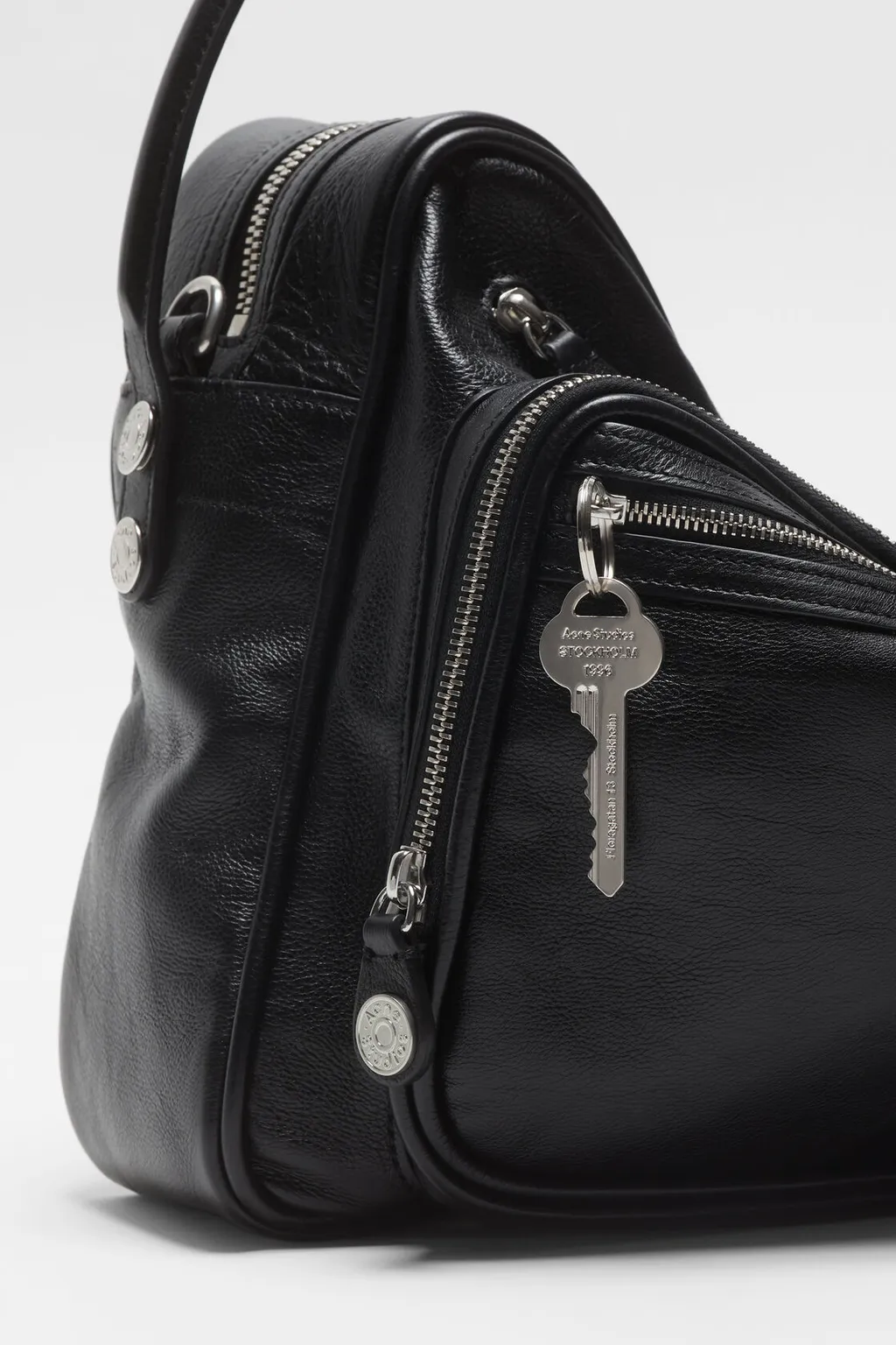 Medium Camero Shoulder Bag