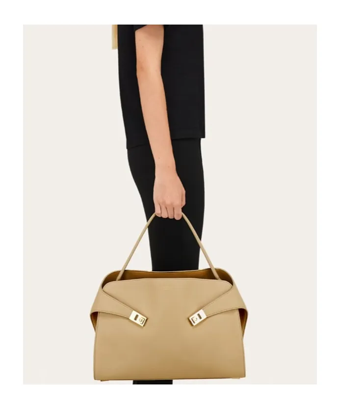 Hug Soft Handbag