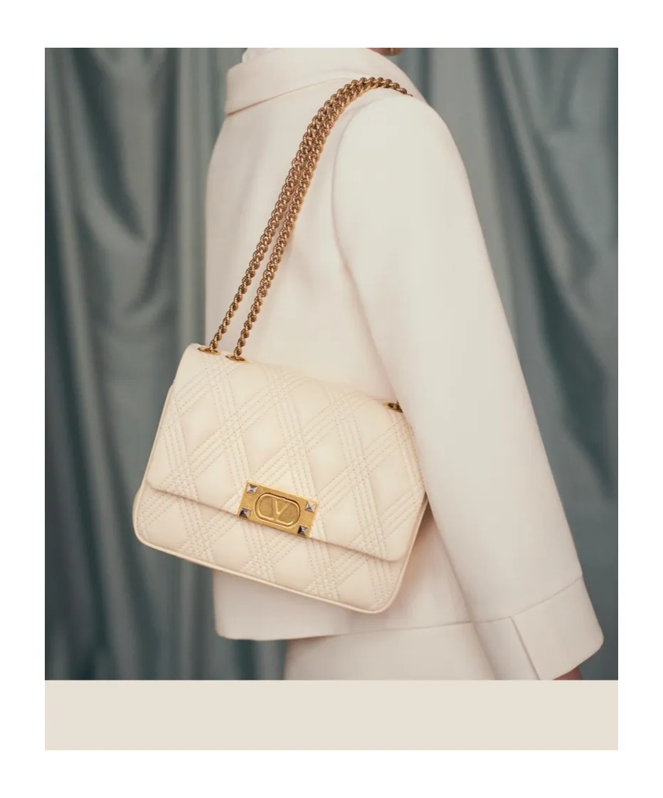 Valentino	Garavani Rockstud Quiltie 67 Medium Shoulder Bag