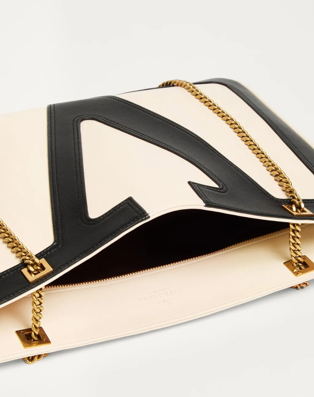 Valentino	Viva Superstar Chained Medium Tote Bag