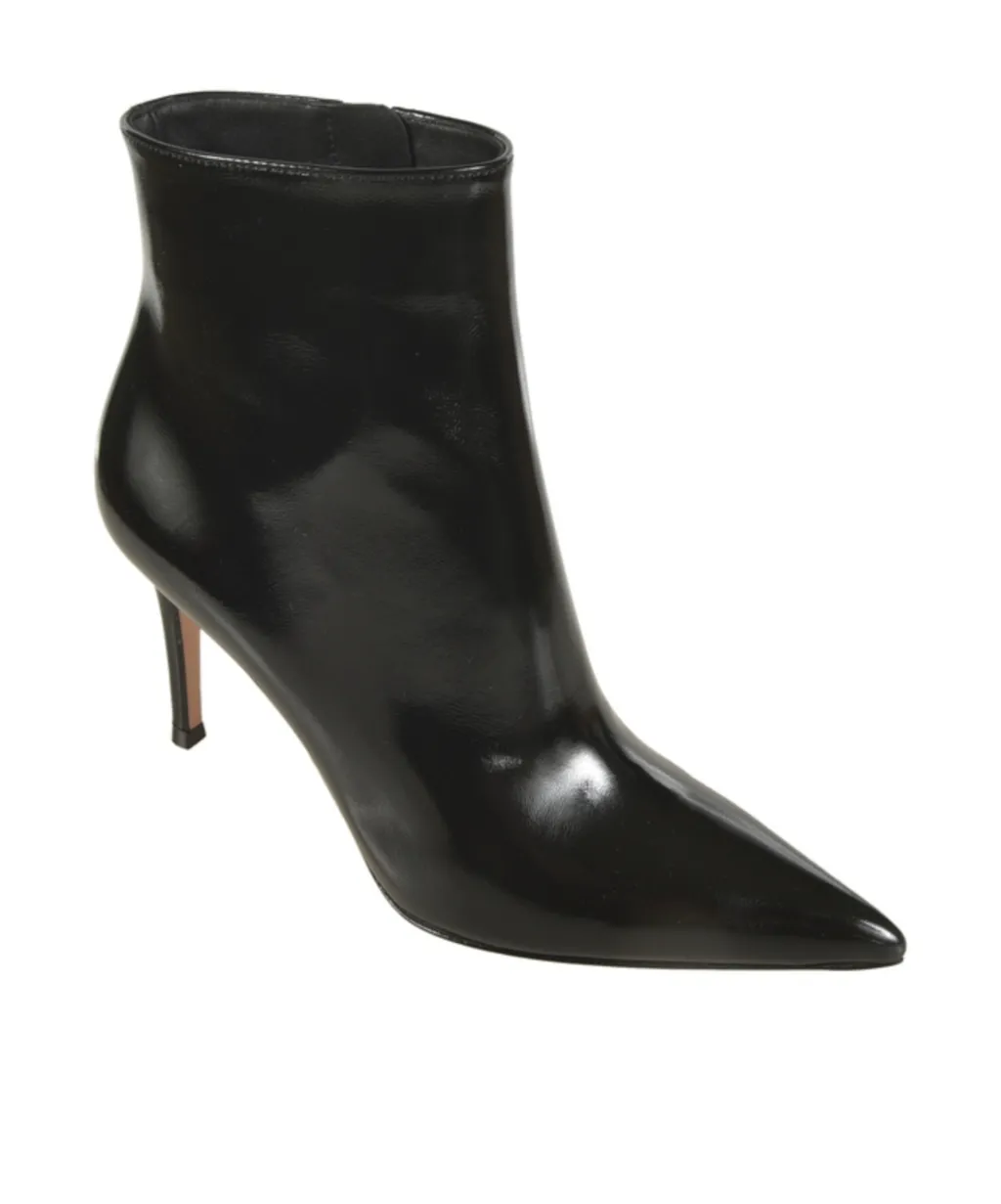 Gianvito Rossi Pointed-Toe Ankle Boots