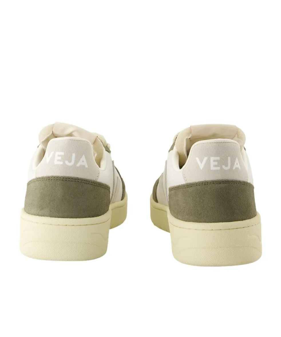 Veja V82 Lace-Up Sneakers
