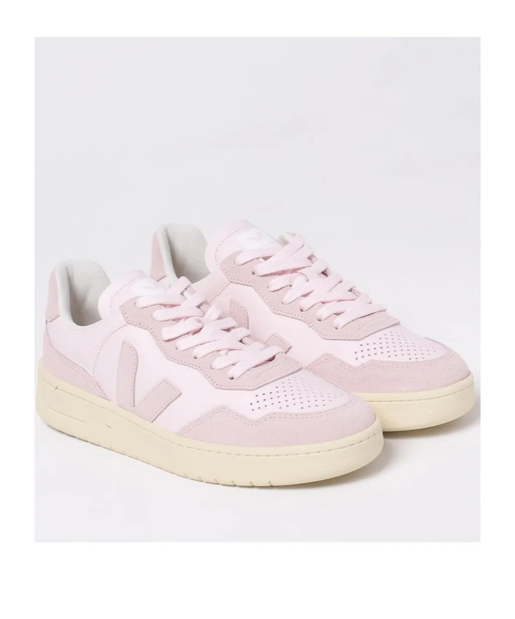 Veja Round-Toe Lace-Up Sneakers
