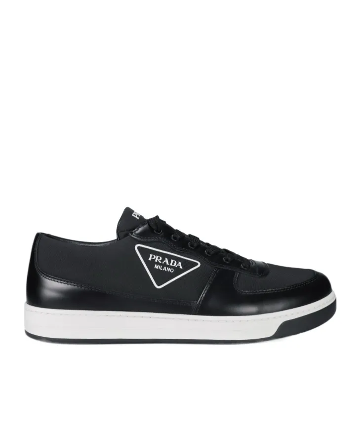 Round Head Low-Cut Sneakers