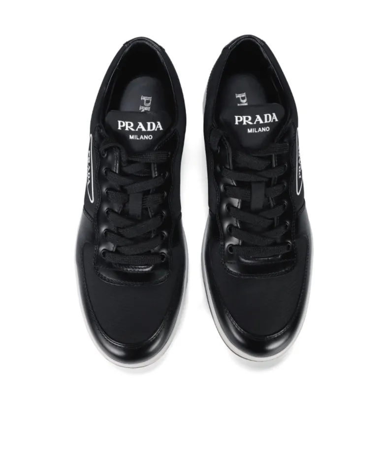 Round Head Low-Cut Sneakers