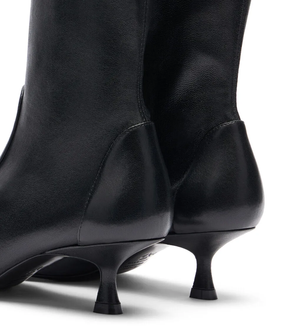 Pointed Short Boots