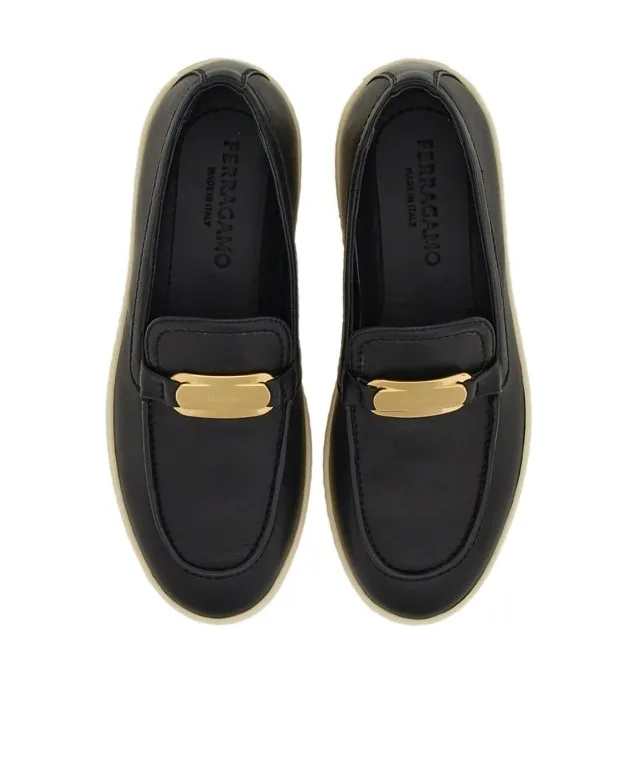 Var Buckle Sandals