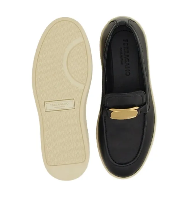 Var Buckle Sandals
