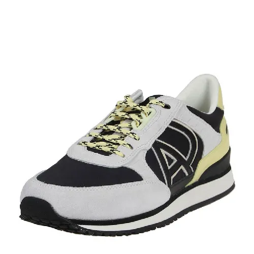 Logo Details Casual Sneakers