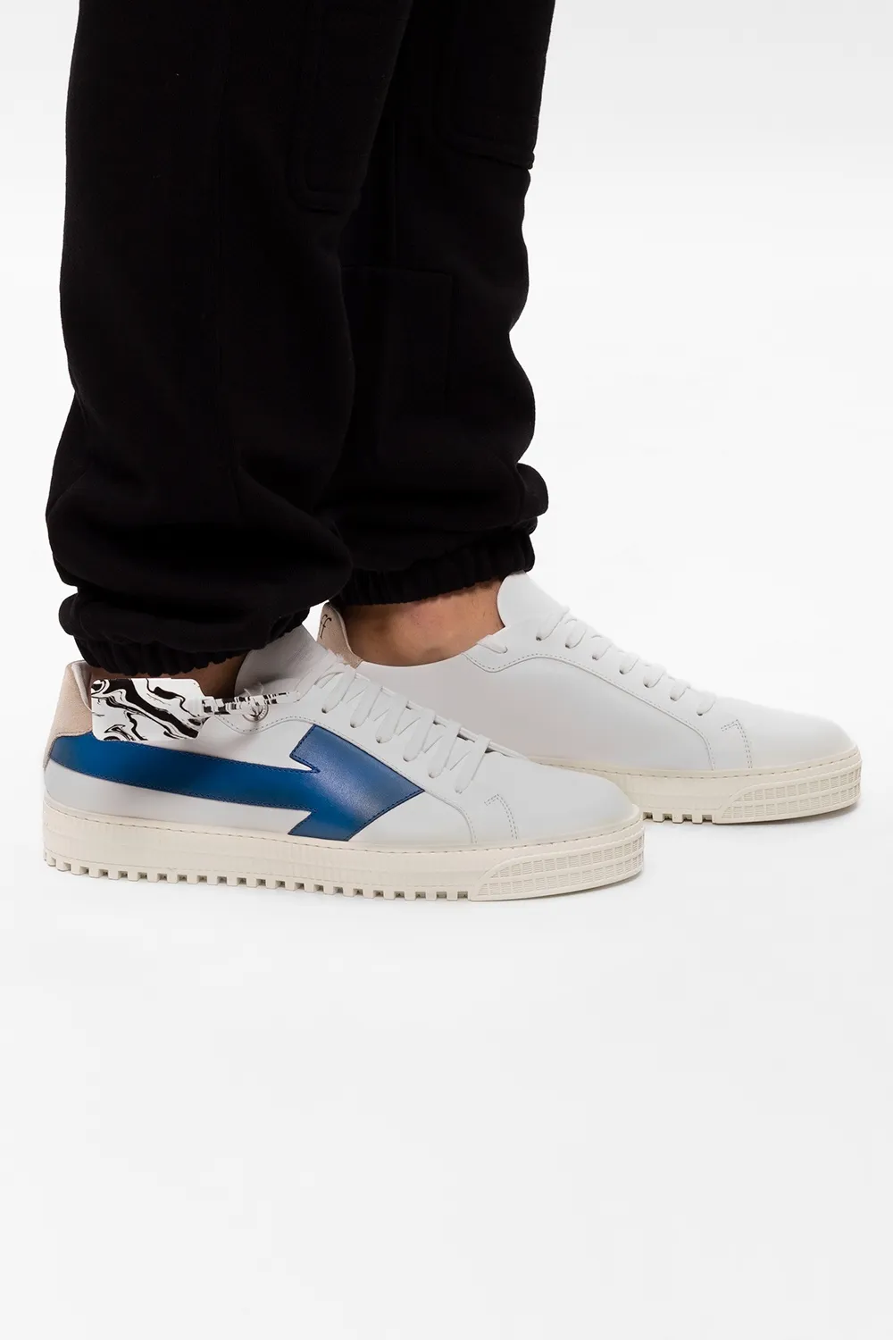 Off-White Arrows Low Sneakers